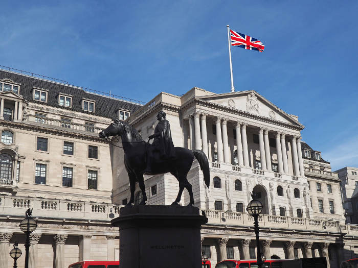 Banco de Inglaterra advierte de que el brexit aún presenta riesgos