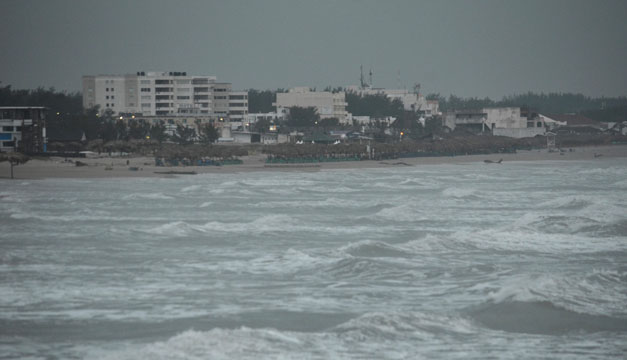 Huracán Bud deja daños en infraestructura y han sido evacuados 2 estados mexicanos