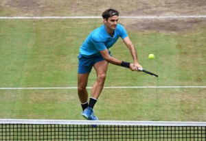 Federer ante su reto supremo en Wimbledon, Nadal a superar muro de octavos