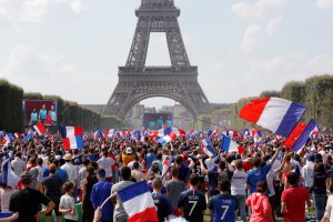 En FOTOS: Así vivieron los hinchas franceses la final del Mundial desde su país