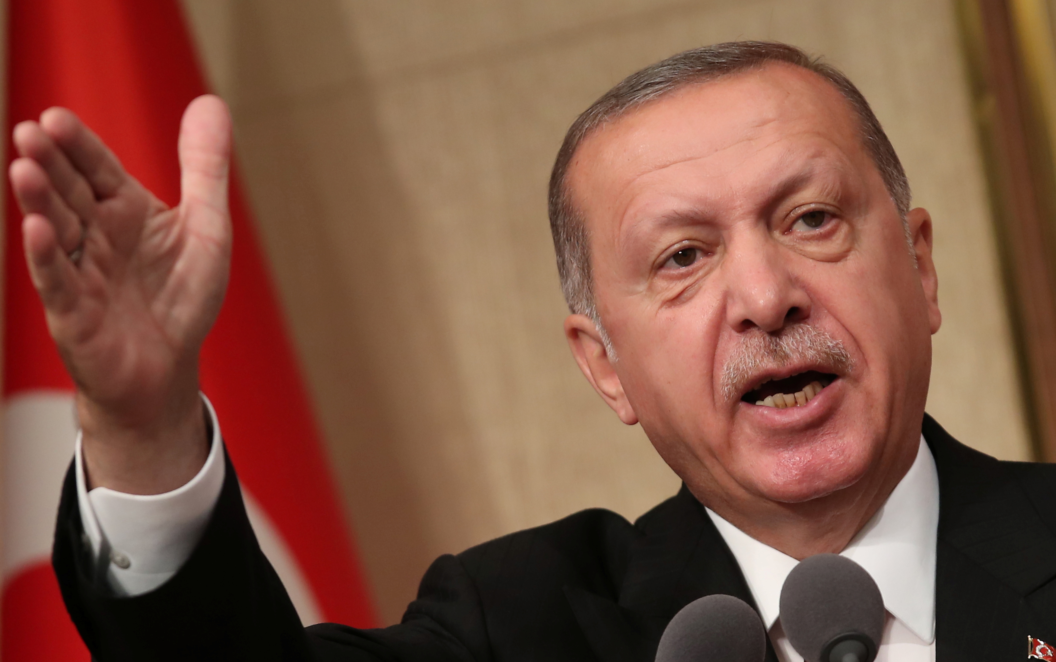Turquía amenaza a EEUU con medidas de represalia tras sanciones por caso de pastor