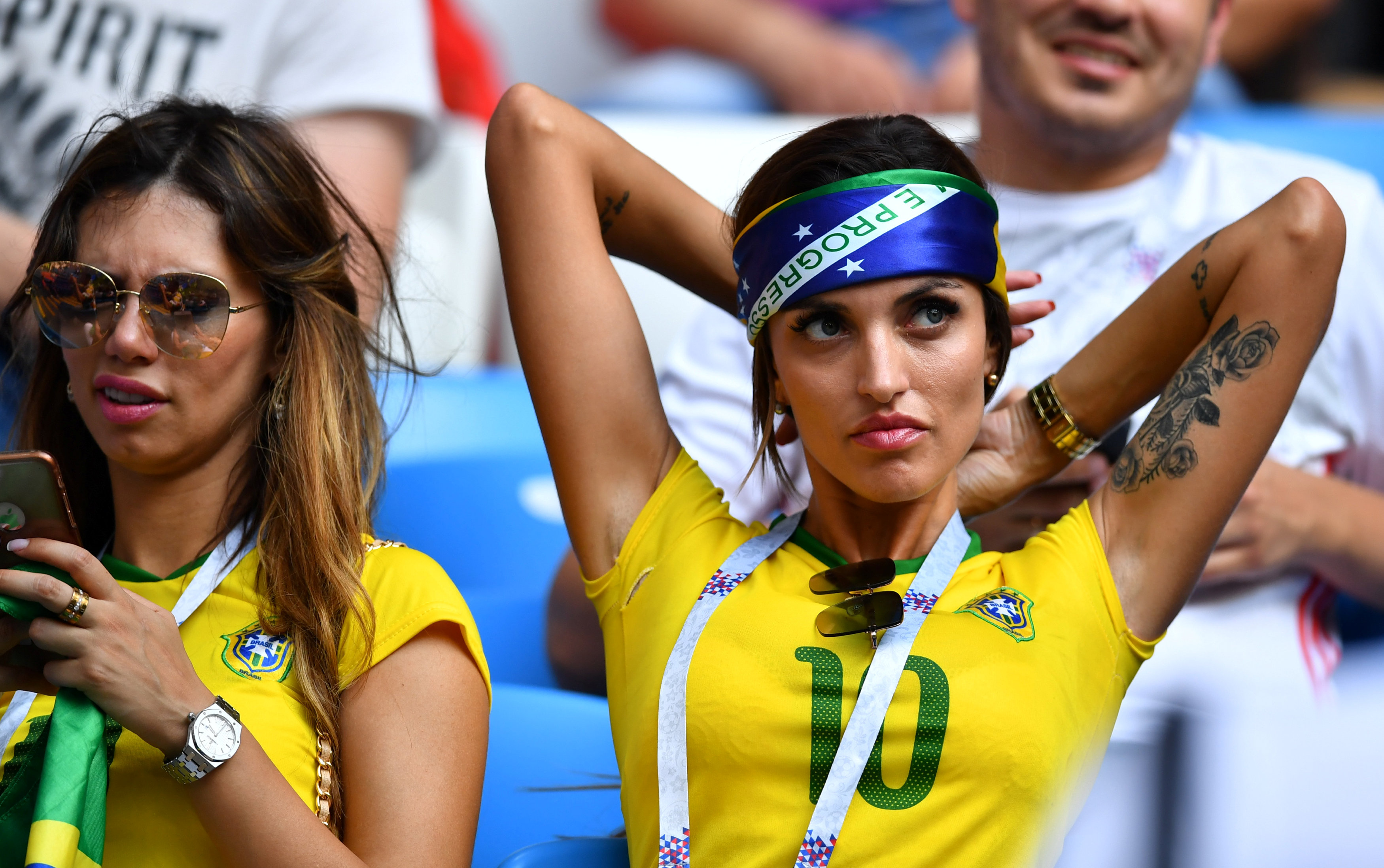 Brasileñas VS mexicanas… ¿quién gana este duelo de bellezas de los octavos del Mundial? (FOTOS)