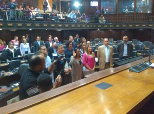 Juramentan a diputada roja rojita ante la Asamblea Nacional