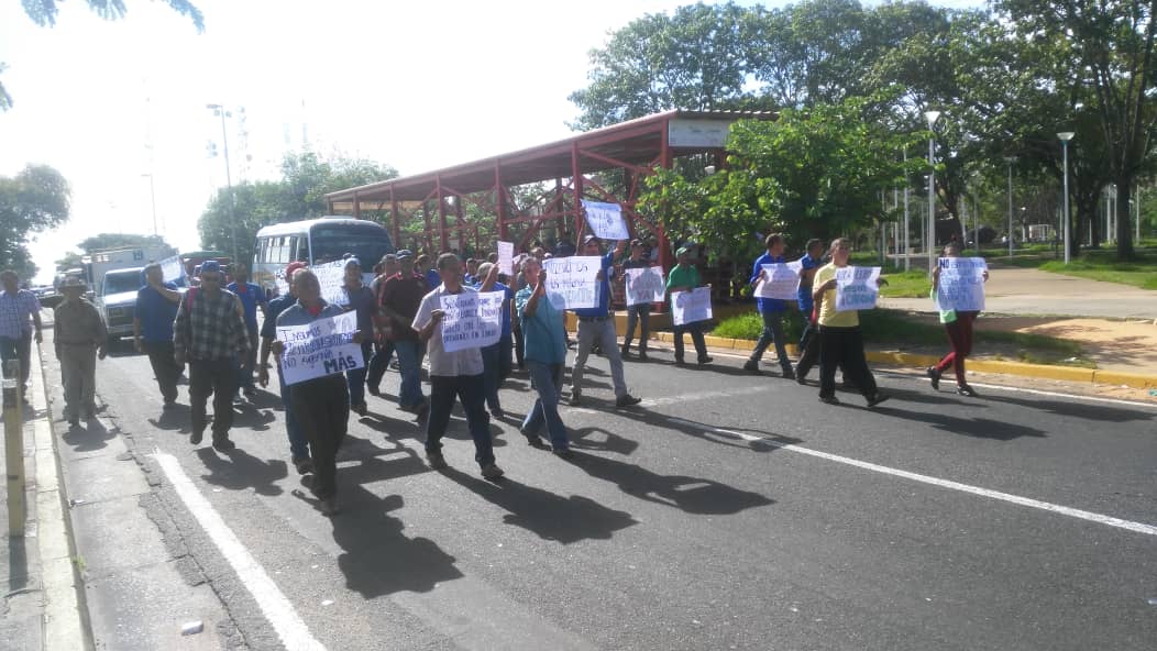 Transportistas marcharon en Guayana para exigir repuestos #23Jul (fotos)