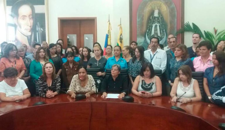 La Universidad de Carabobo apoya a su rectora tras amenazas de Lacava y cuerpos de seguridad