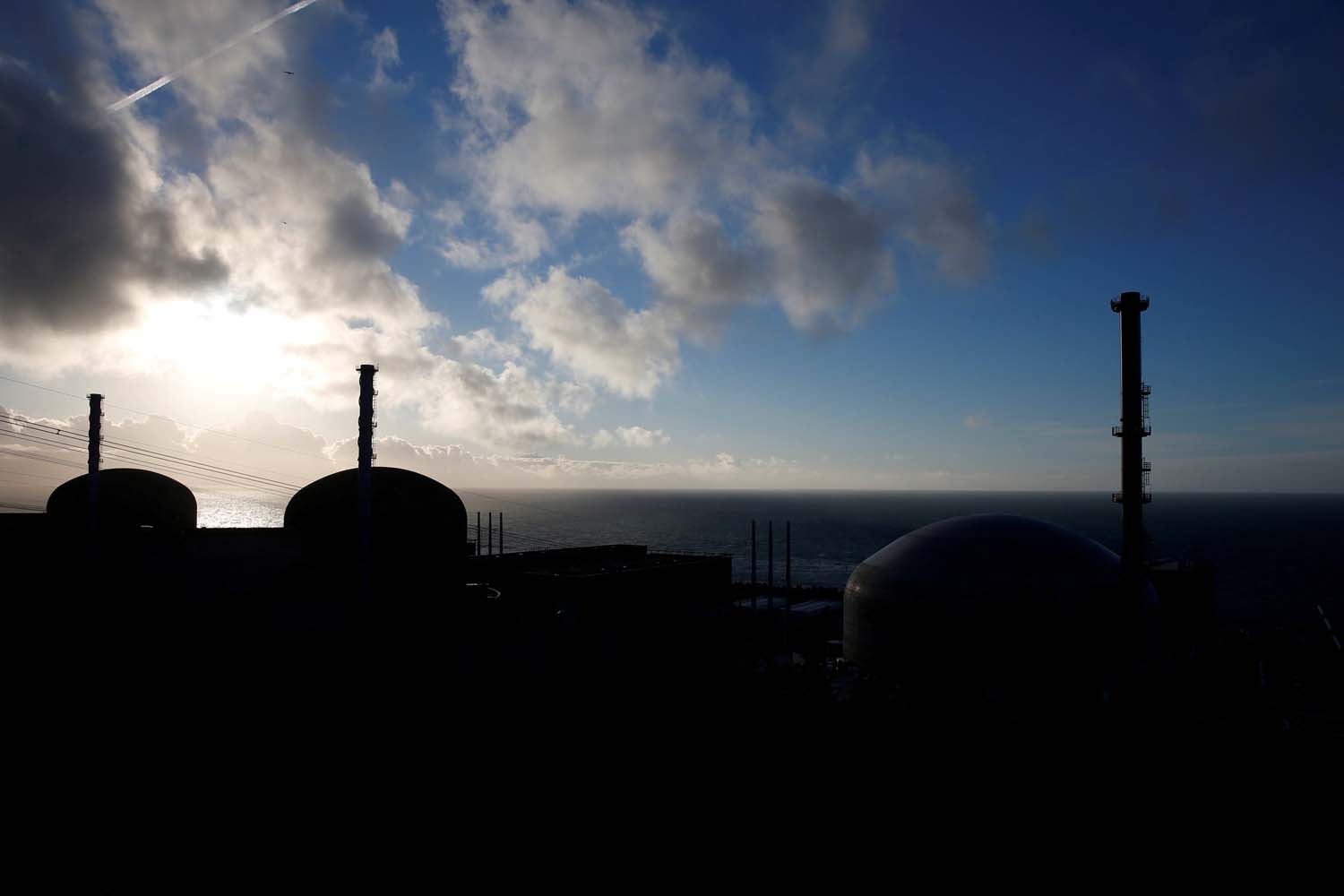 Francia detiene un cuarto reactor nuclear por la ola de calor