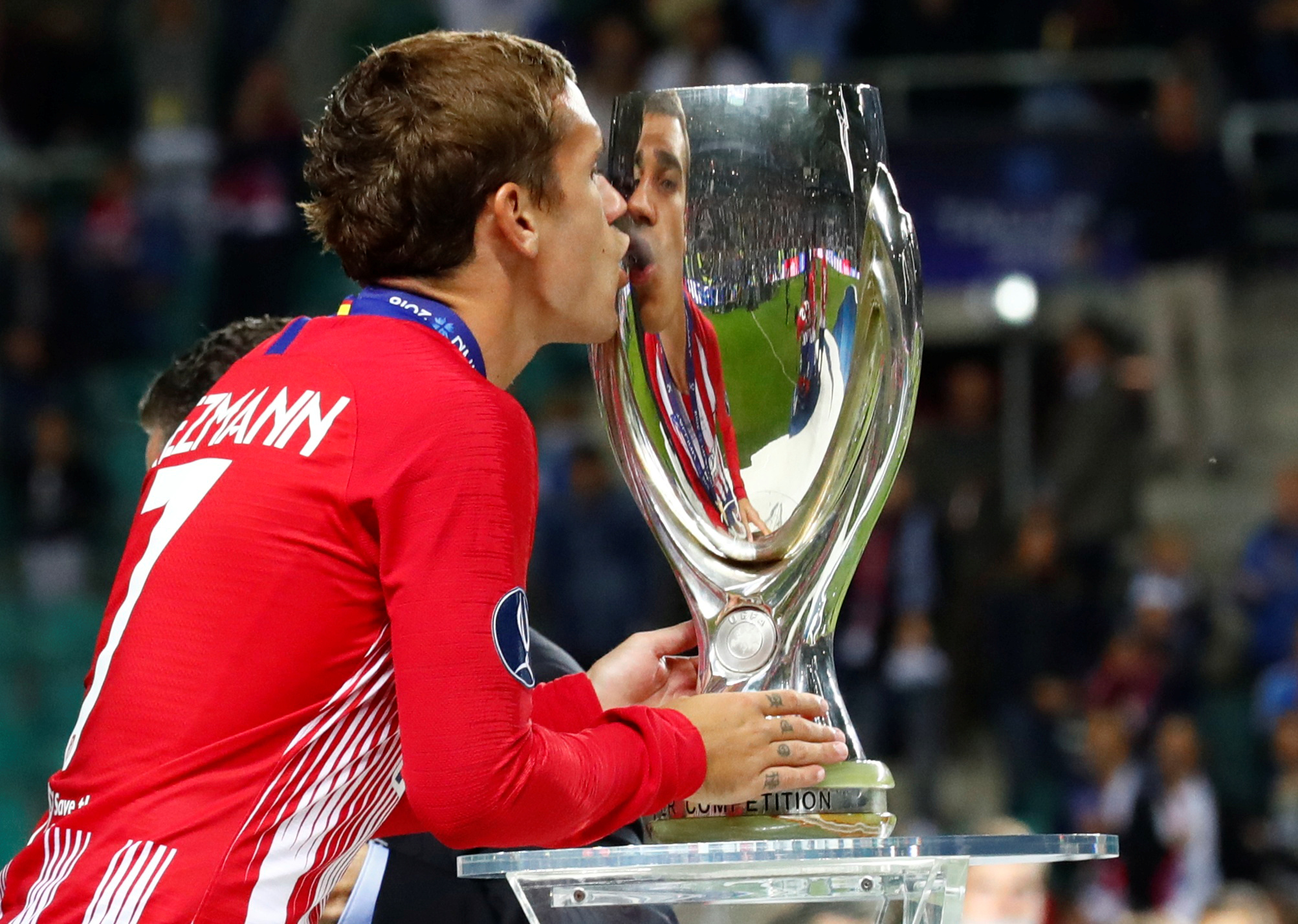 El curioso mensaje de Griezmann a Sergio Ramos tras ganar la Supercopa de Europa