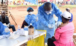El ébola se cobra al menos 63 muertes en tres semanas en Congo