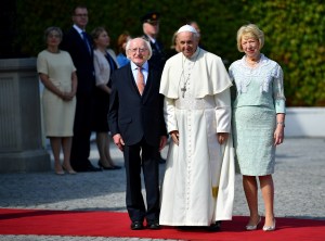 Papa Francisco se reunió con ocho víctimas irlandesas de abusos