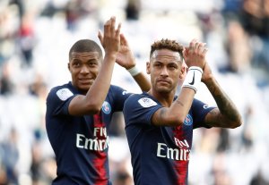 Neymar, Mbappe y Cavani propician la victoria del PSG ante el Angers