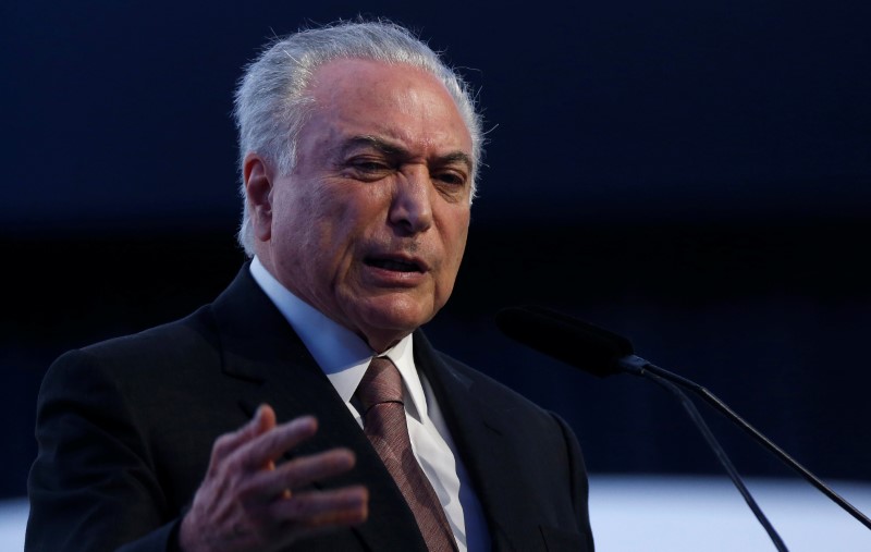 Temer felicita a Bolsonaro y dice que la transición empieza el lunes