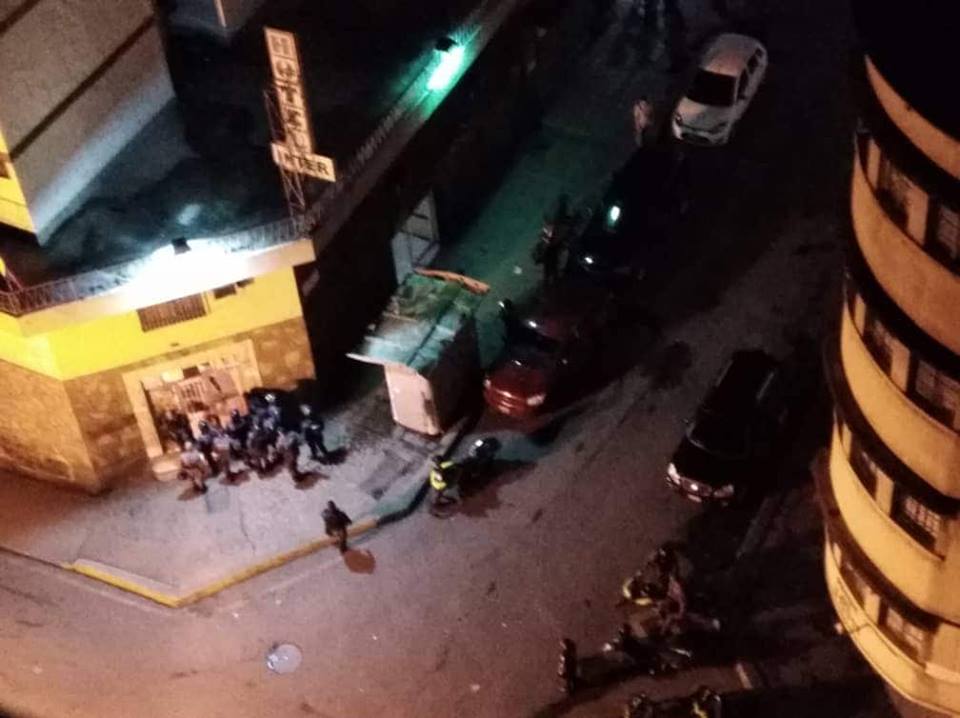 Presión vecinal logró desalojo de hotel invadido en La Candelaria (Fotos)