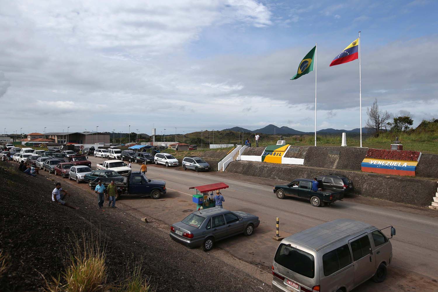 Venezolanos que migran por Brasil se enfrentan a severas restricciones tras elección de nuevo gobernador en Roraima