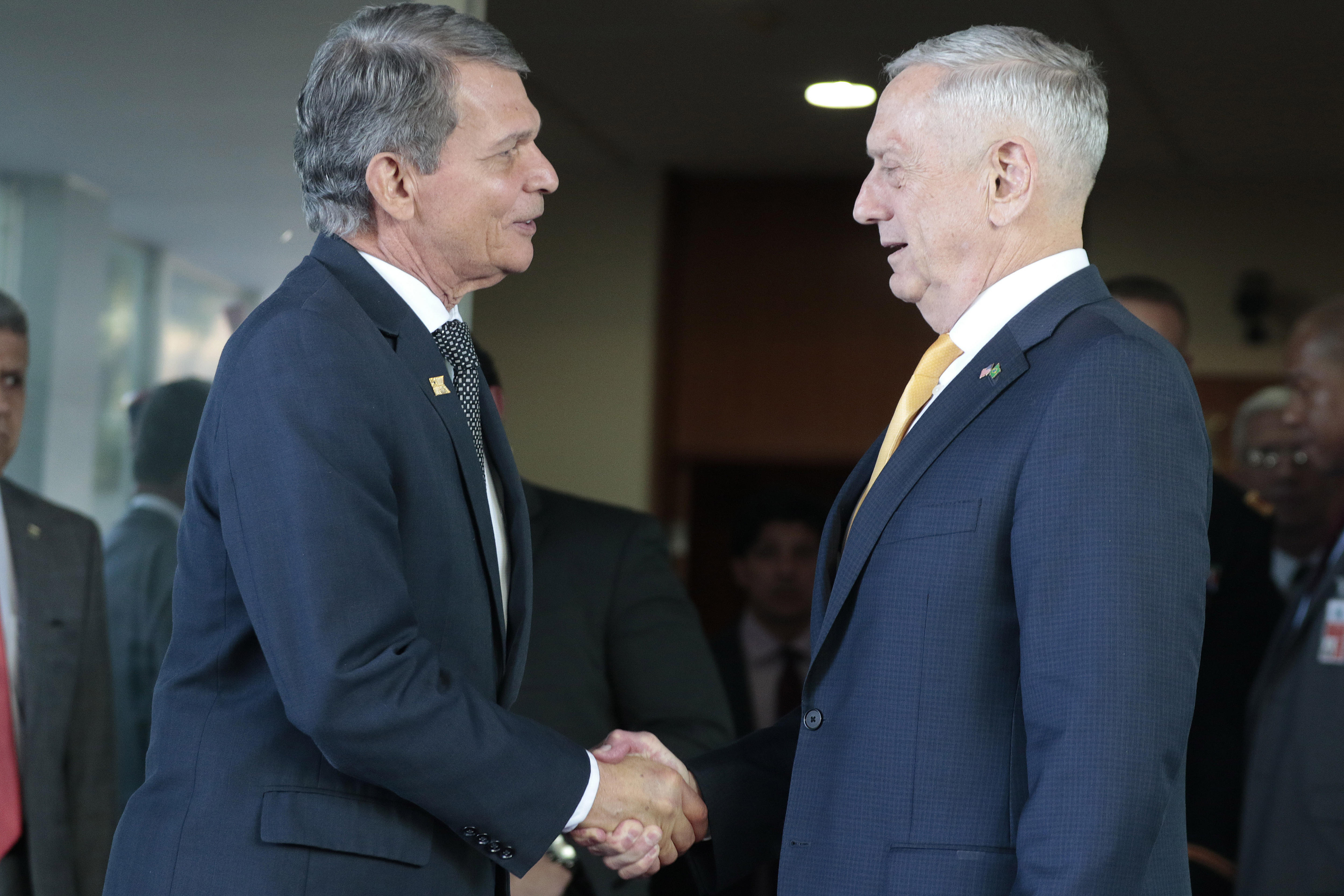 James Mattis abordó en Brasil la crisis venezolana y la cooperación bilateral