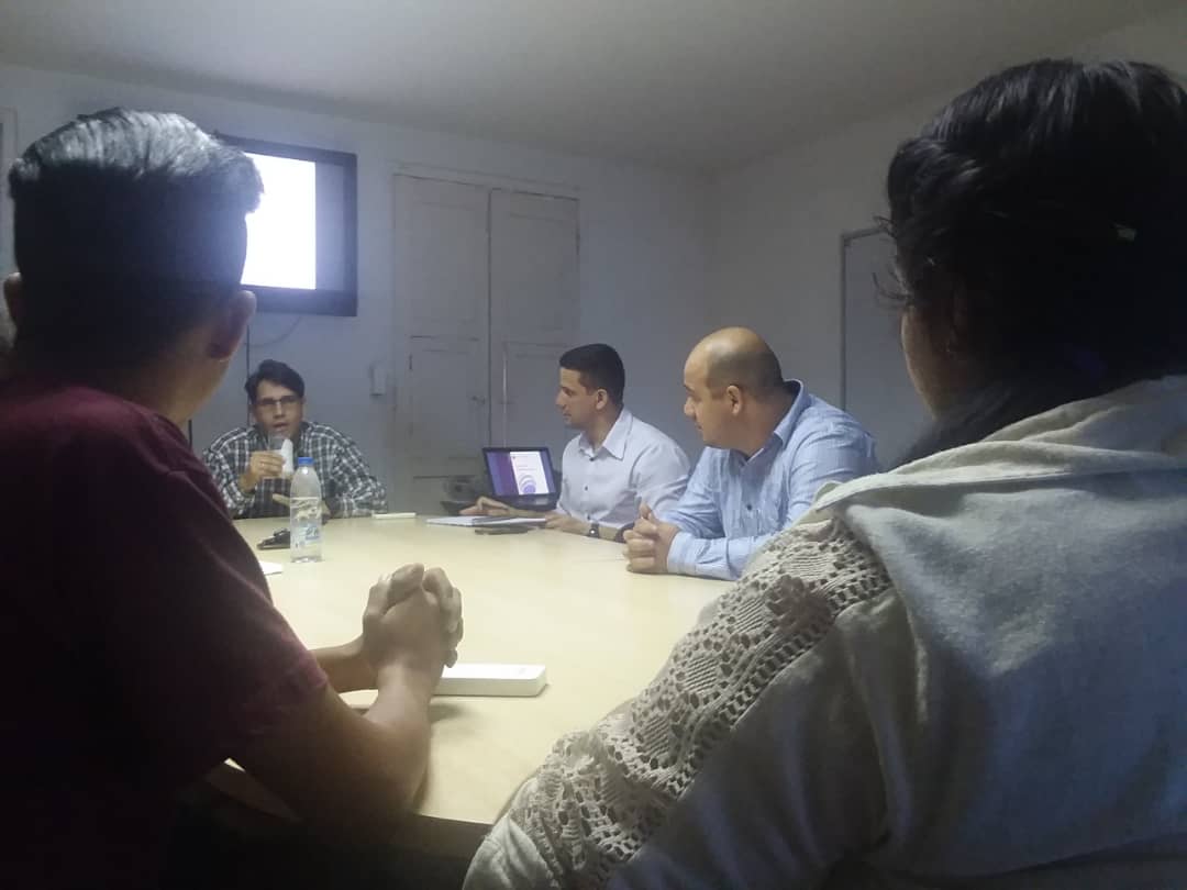 Vente Distrito Capital realiza taller sobre actualidad económica con Henkel García