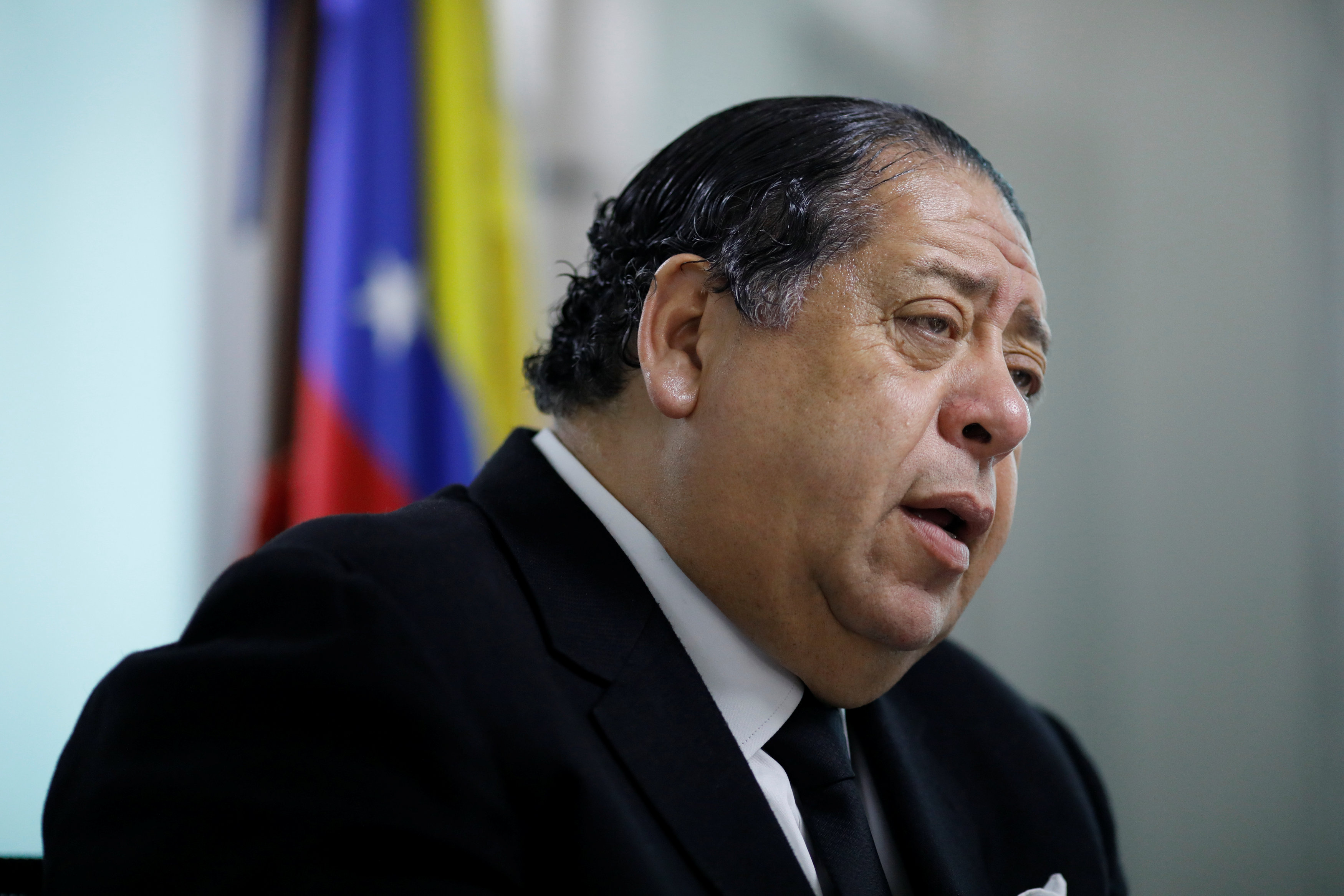 Antes de saltar la talanquera, Hermann Escarrá contrarió a Hugo Chávez por sus relaciones con Guyana