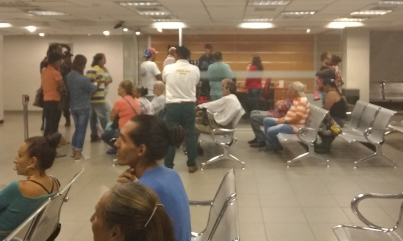 Usuarios del Banco de Venezuela protestan por falta de efectivo en Táchira #31Ago (Fotos)