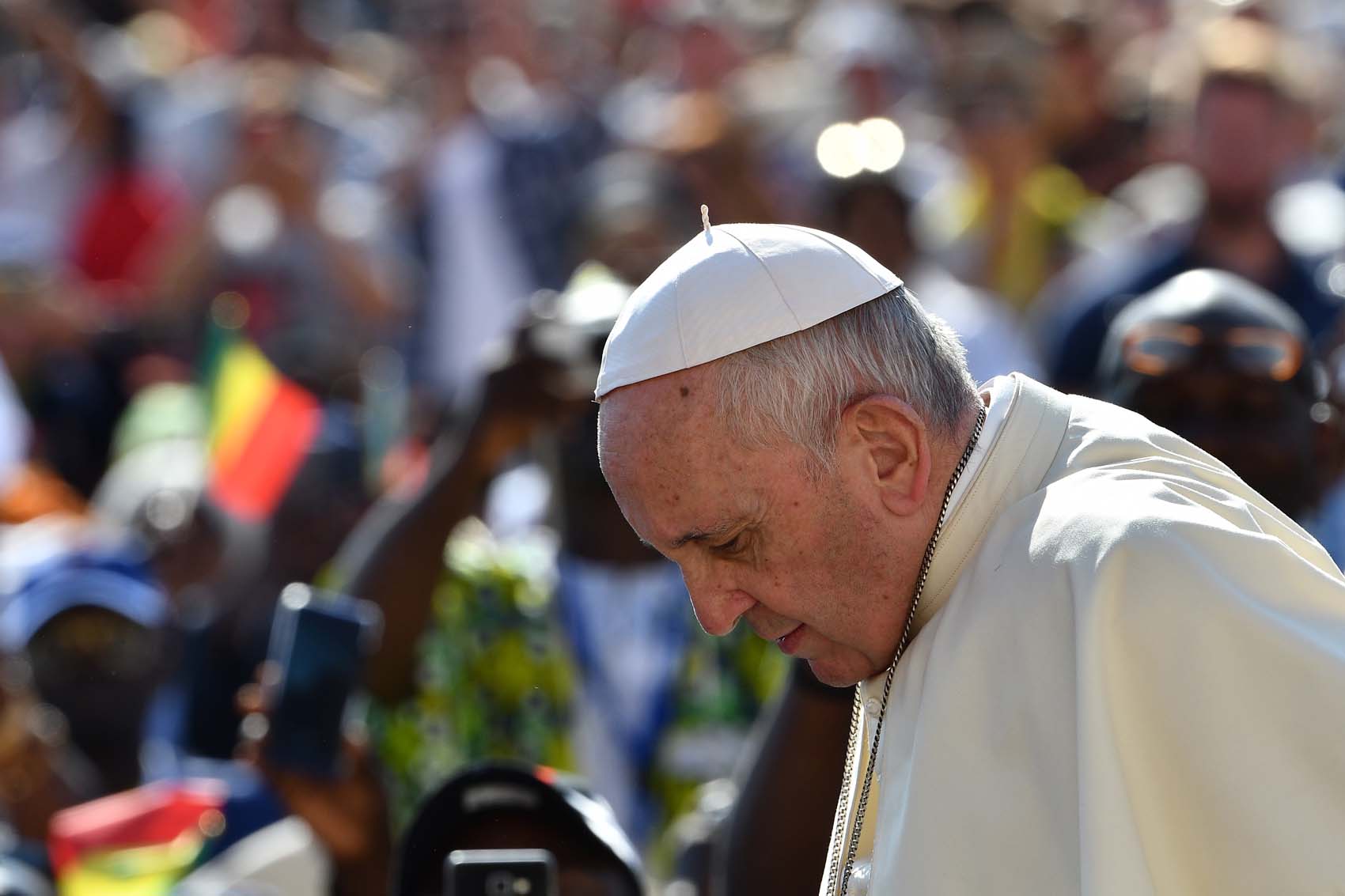 “Usted no conoce a los comunistas”, le dice cardenal chino al papa Francisco en columna en el NYT