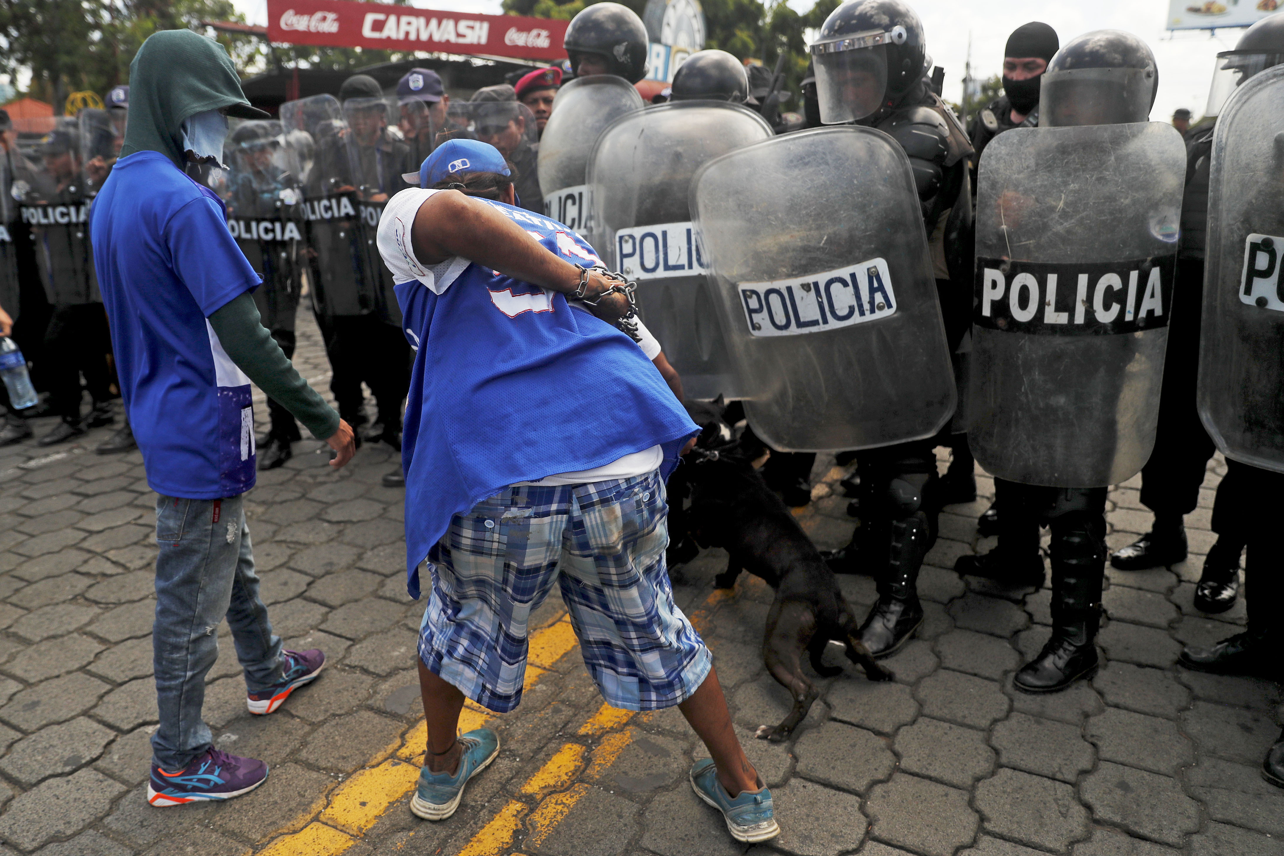 Policía nicaragüense prohíbe marcha a ONG en Día de Derechos Humanos