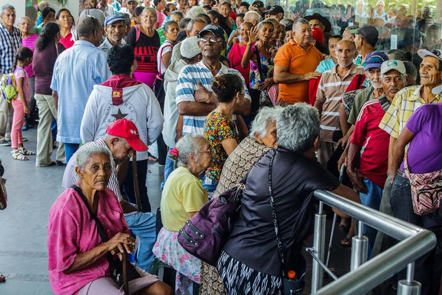 Pensionados en Bolívar: Es una burla lo que tiene el Gobierno con nosotros