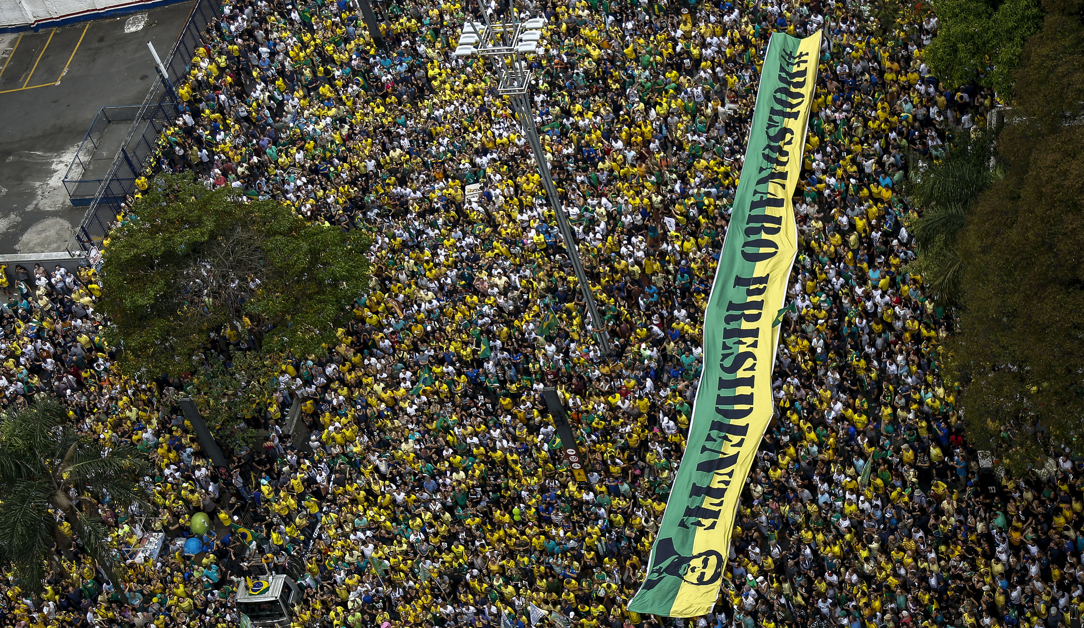 Jair Bolsonaro lidera las intenciones de voto y se acerca a la presidencia de Brasil (Fotos)
