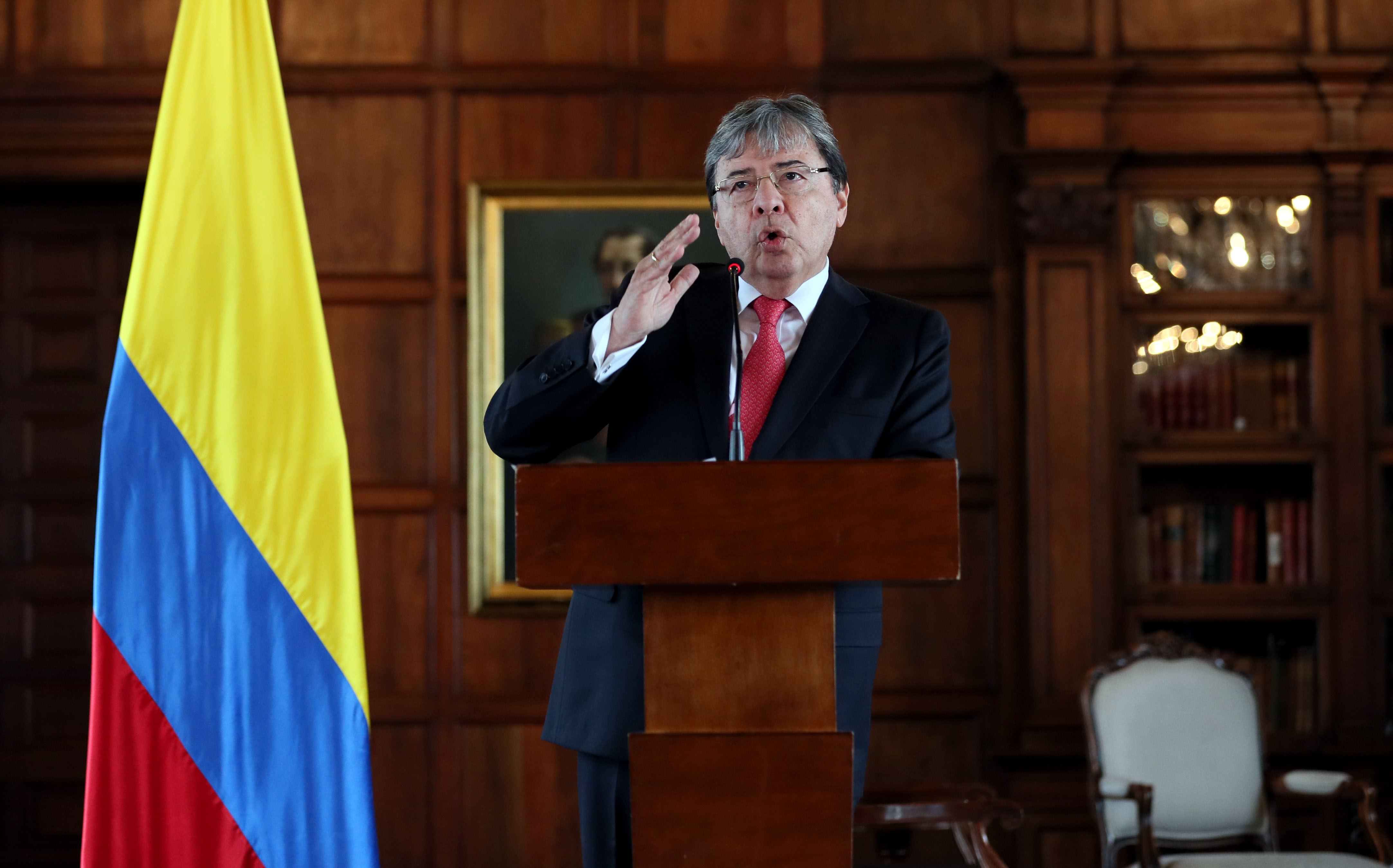 Colombia no reconoce a “usurpador” Maduro ni su anuncio de romper relaciones