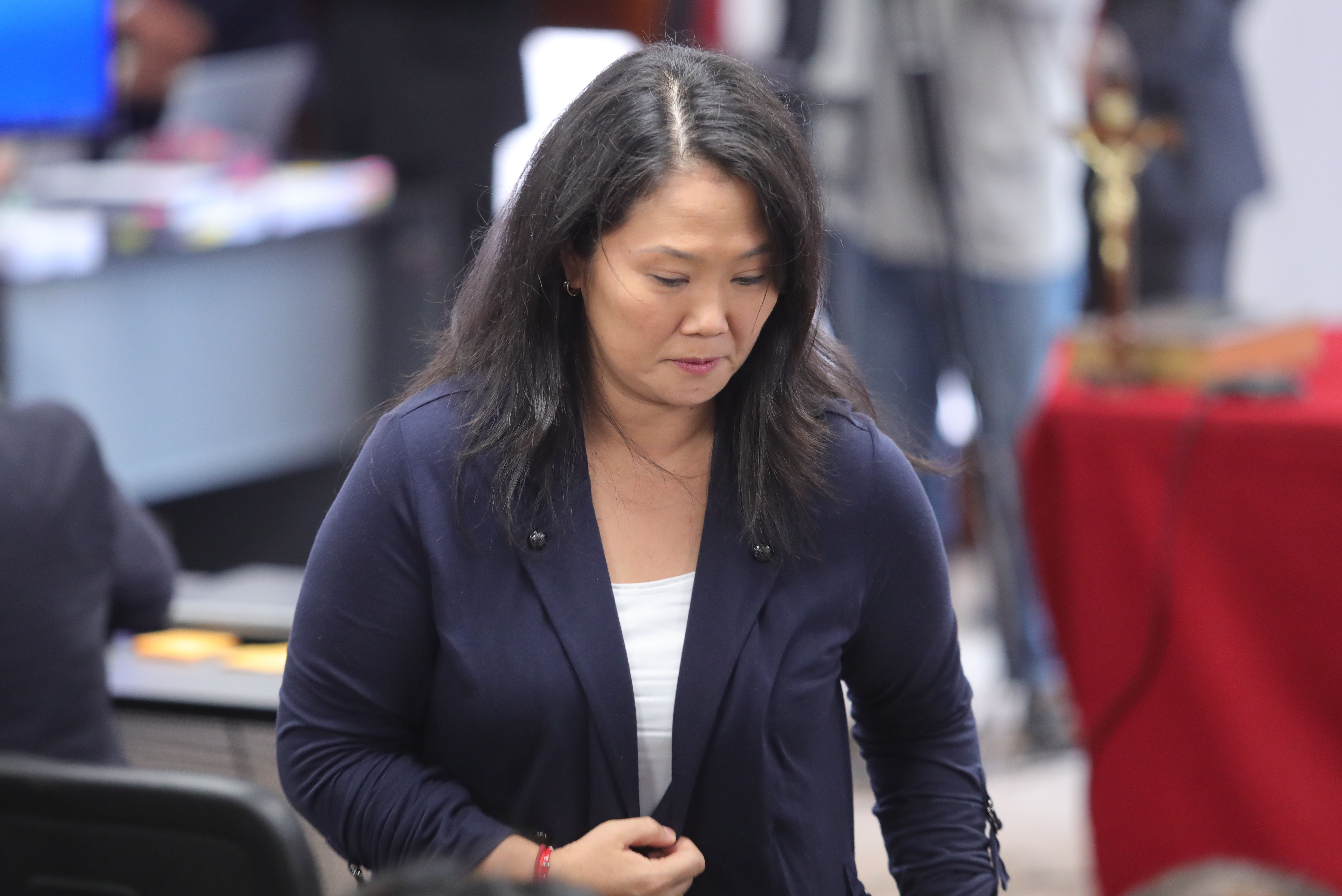 Keiko Fujimori se presenta ante audiencia que decidirá su prisión preventiva