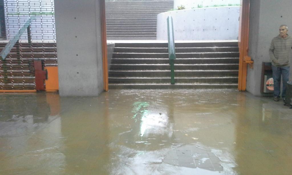 Así se encuentra la estación Altamira del Metro de Caracas tras el aguacero de este #22Oct