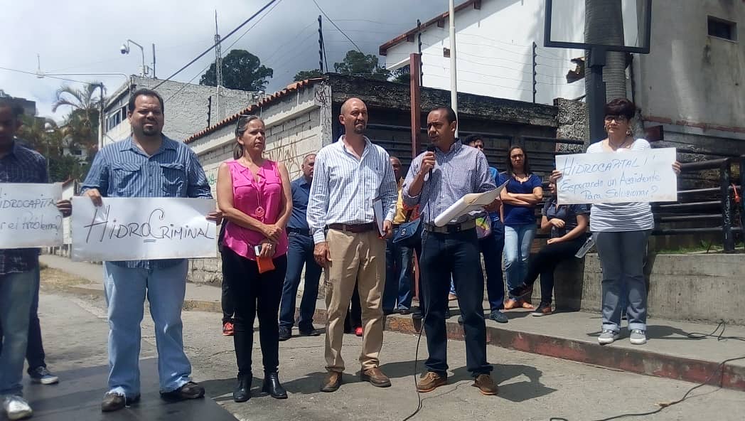 Tirso Flores: No es justo que los sanantoñeros pierdan 20 horas de su vida por culpa de los huecos de hidrocapital