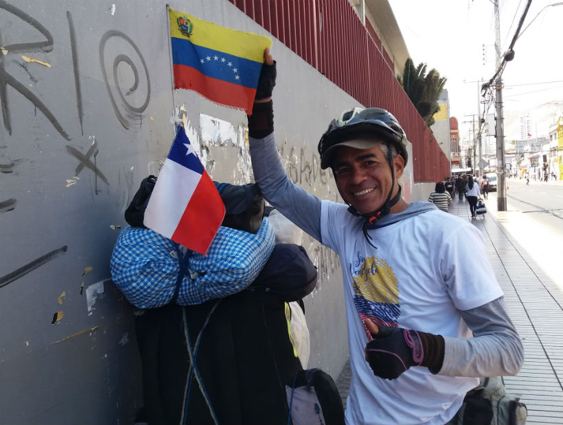 Venezolano lleva cuatro meses viajando en bicicleta rumbo a Argentina (video)