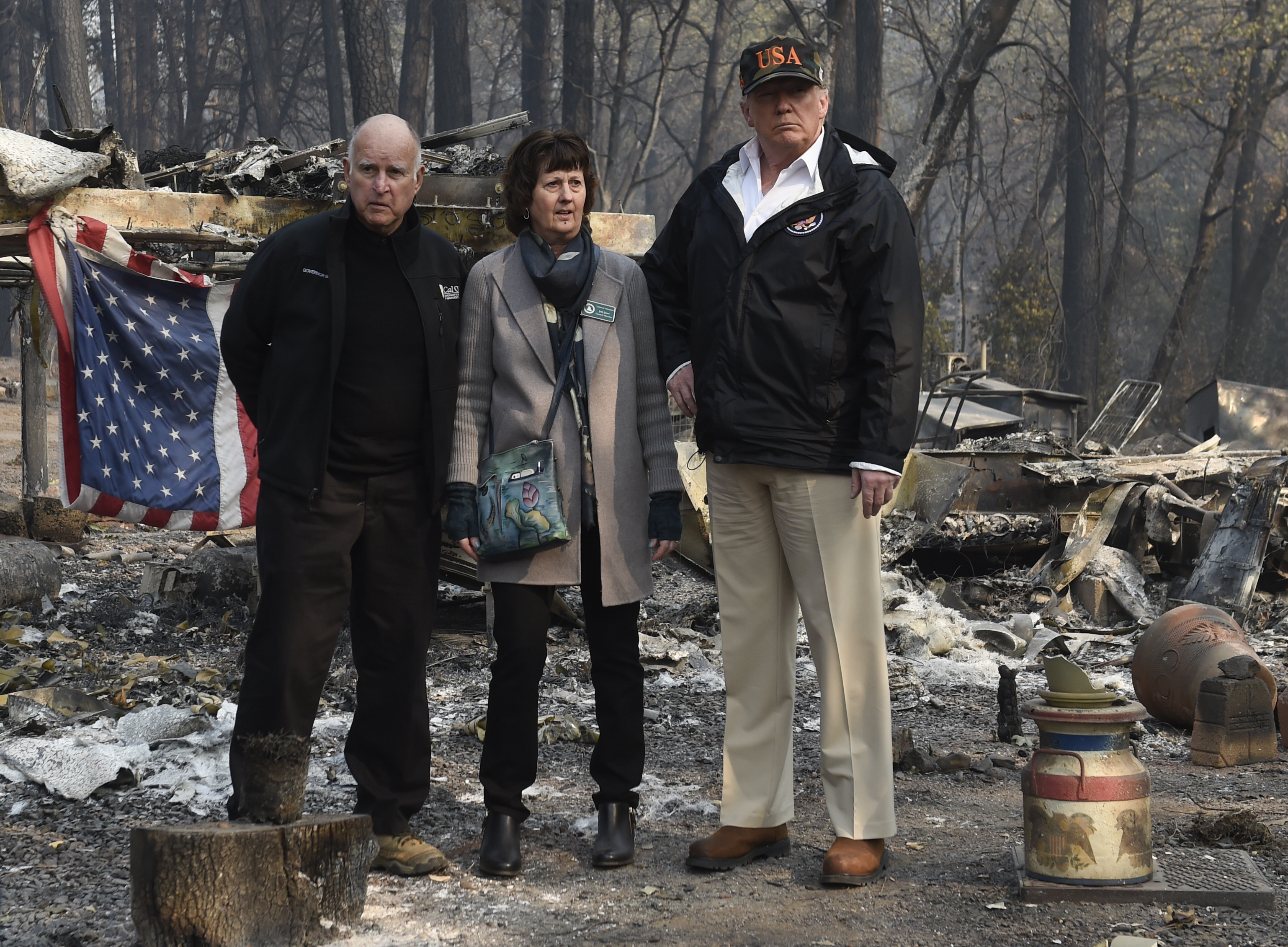 EN IMÁGENES: Trump visita una California devastada por voraces incendios