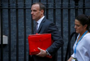 Dimite el ministro británico para el “brexit”, Dominic Raab