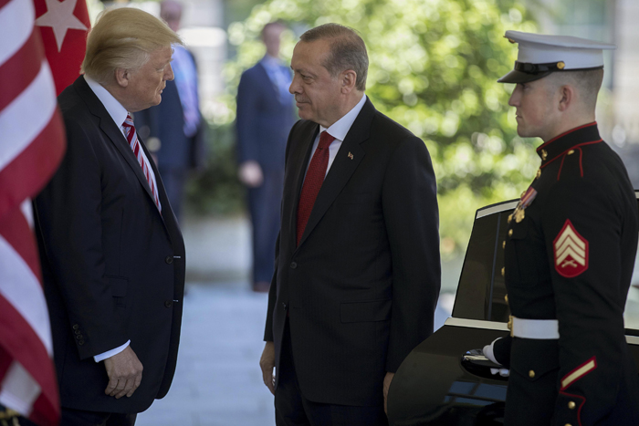 Trump recibe a Erdogan pese a las tensiones y controversias