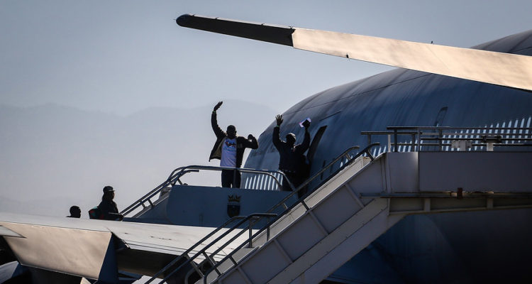 Chilenos migrantes también se van de Venezuela: Gobierno de Piñera envía avión a buscarlos