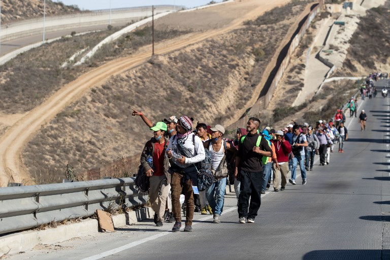 Gran caravana migrante cumple un mes de camino a EEUU enfrentando obstáculos