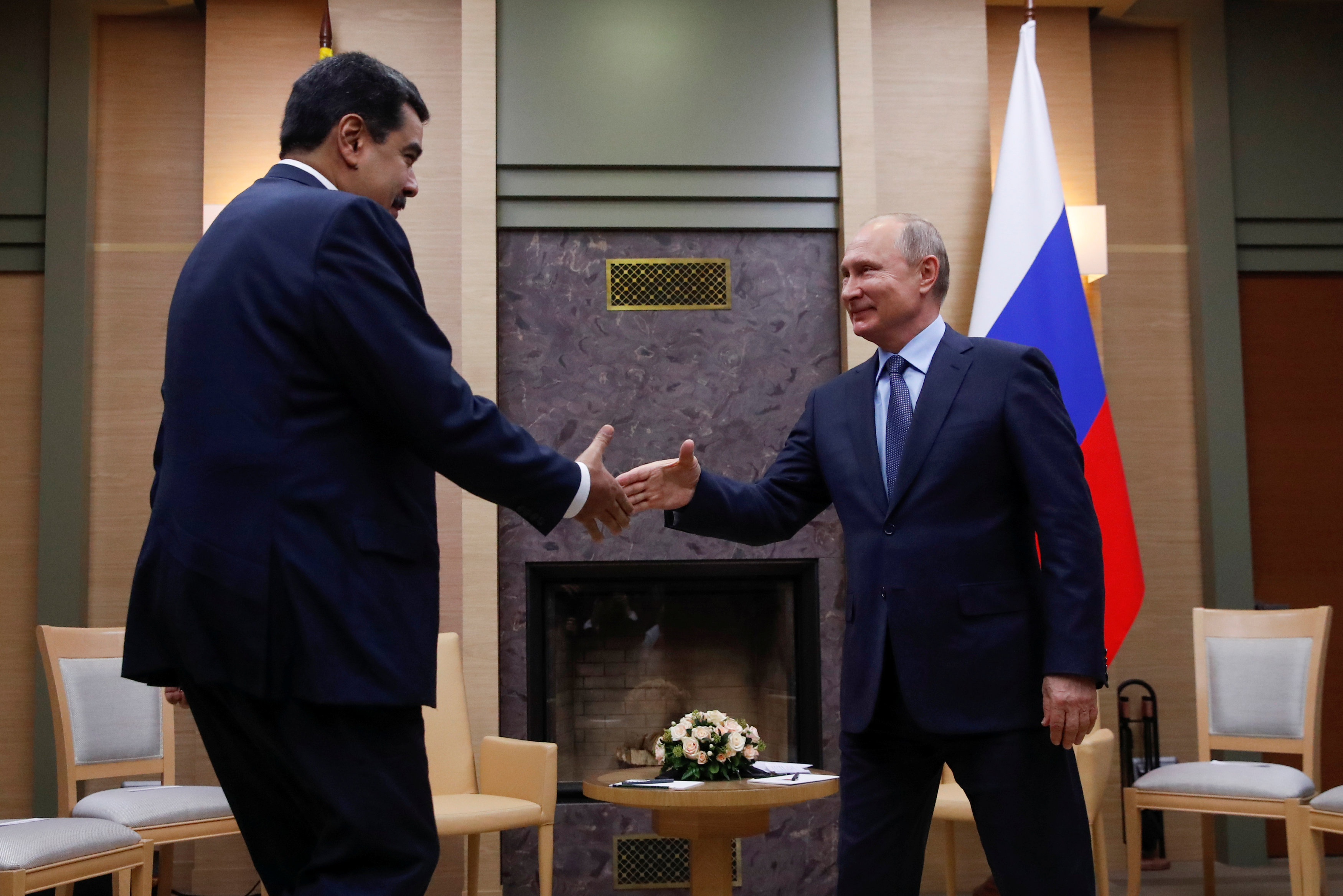 Putin recibe a Maduro en Moscú (Fotos)