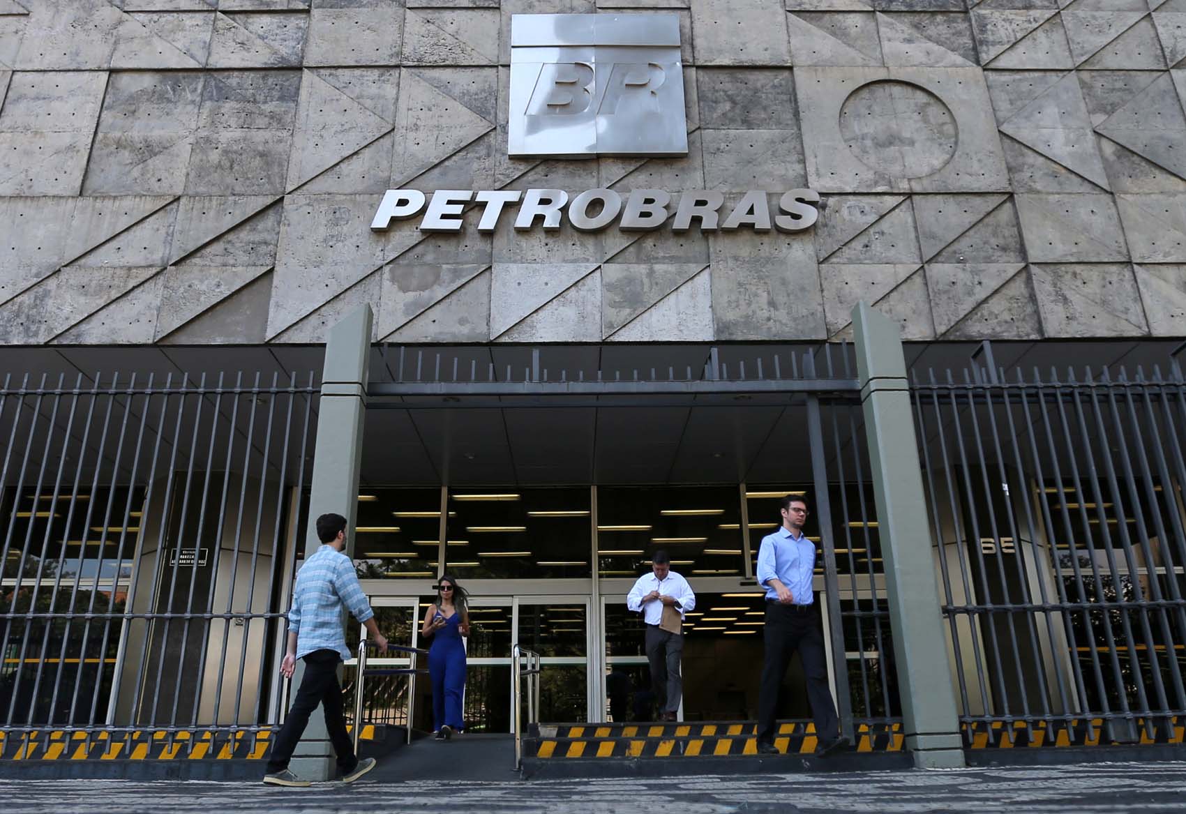 Petrobras niega interés en reservas venezolanas aunque caiga Maduro
