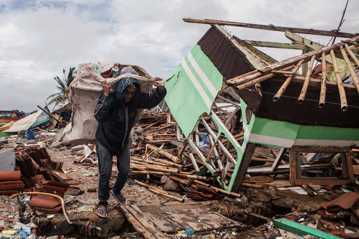 Indonesia deja en 426 el número de fallecidos por el tsunami