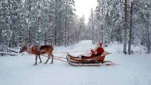 La tierra de Papá Noel se prepara para un gélido y solitario invierno turístico