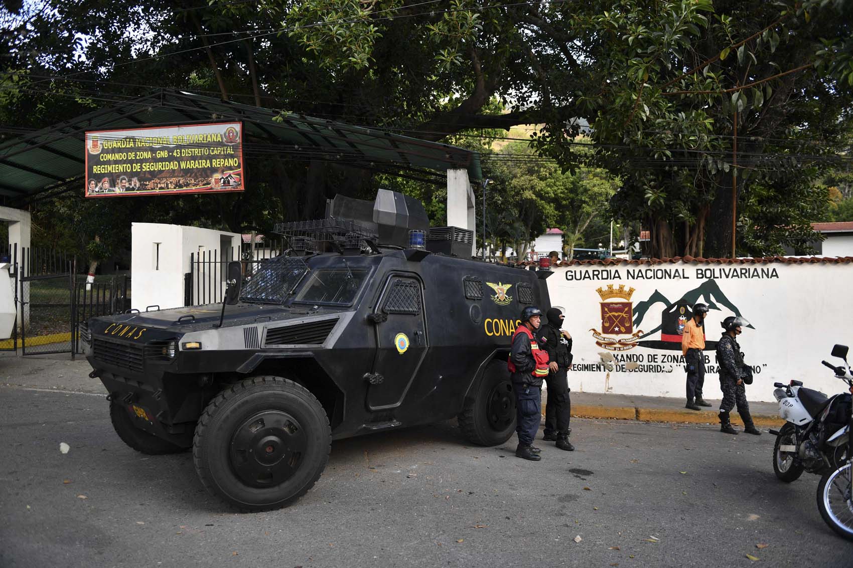 Fuerza Armada venezolana dice que grupo insurrecto fue “rendido y capturado” (comunicado)