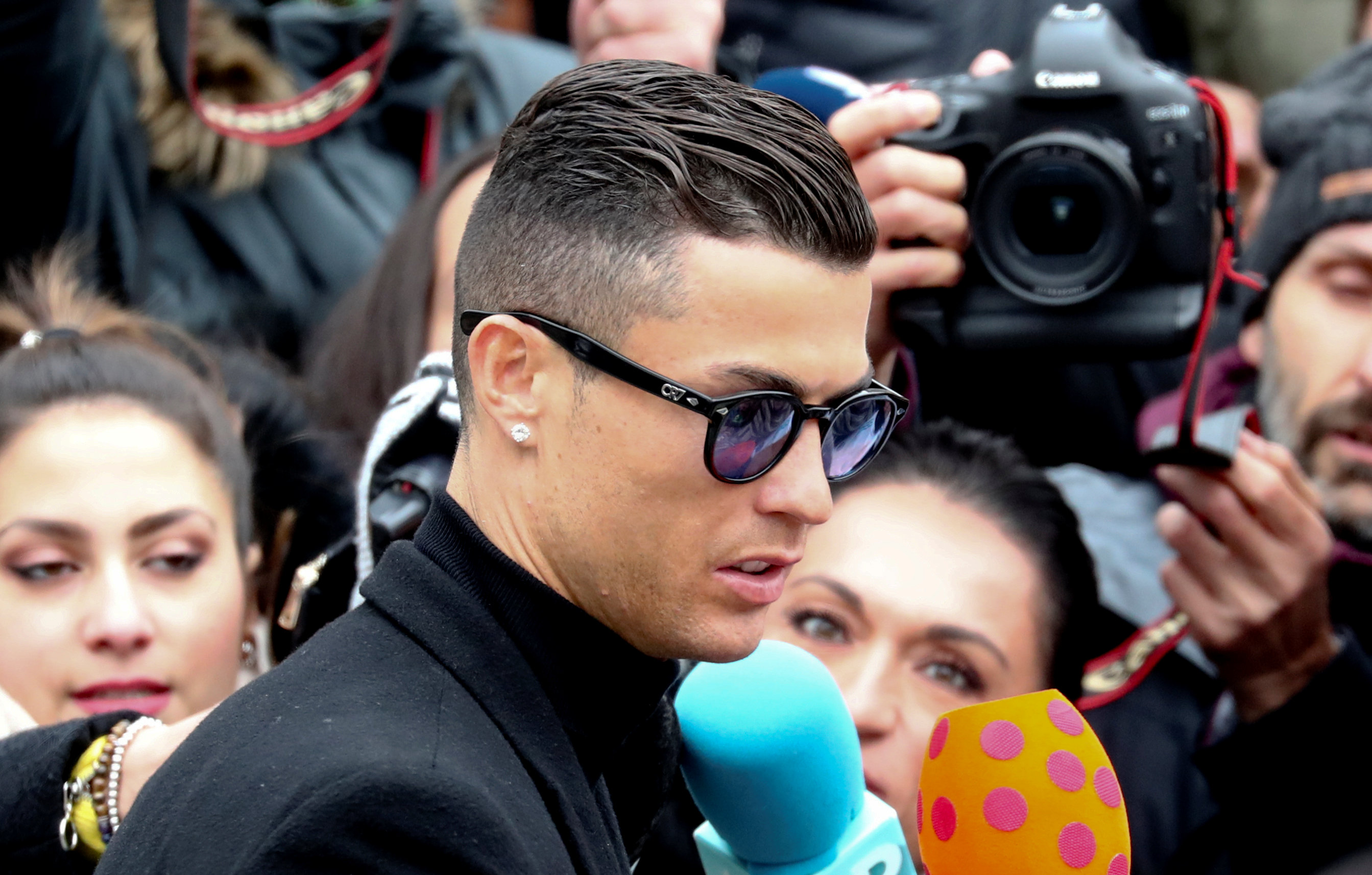 Humilde el niño… Cristiano Ronaldo presume CARRAZO exclusivo de 800 mil euros (VIDEO)