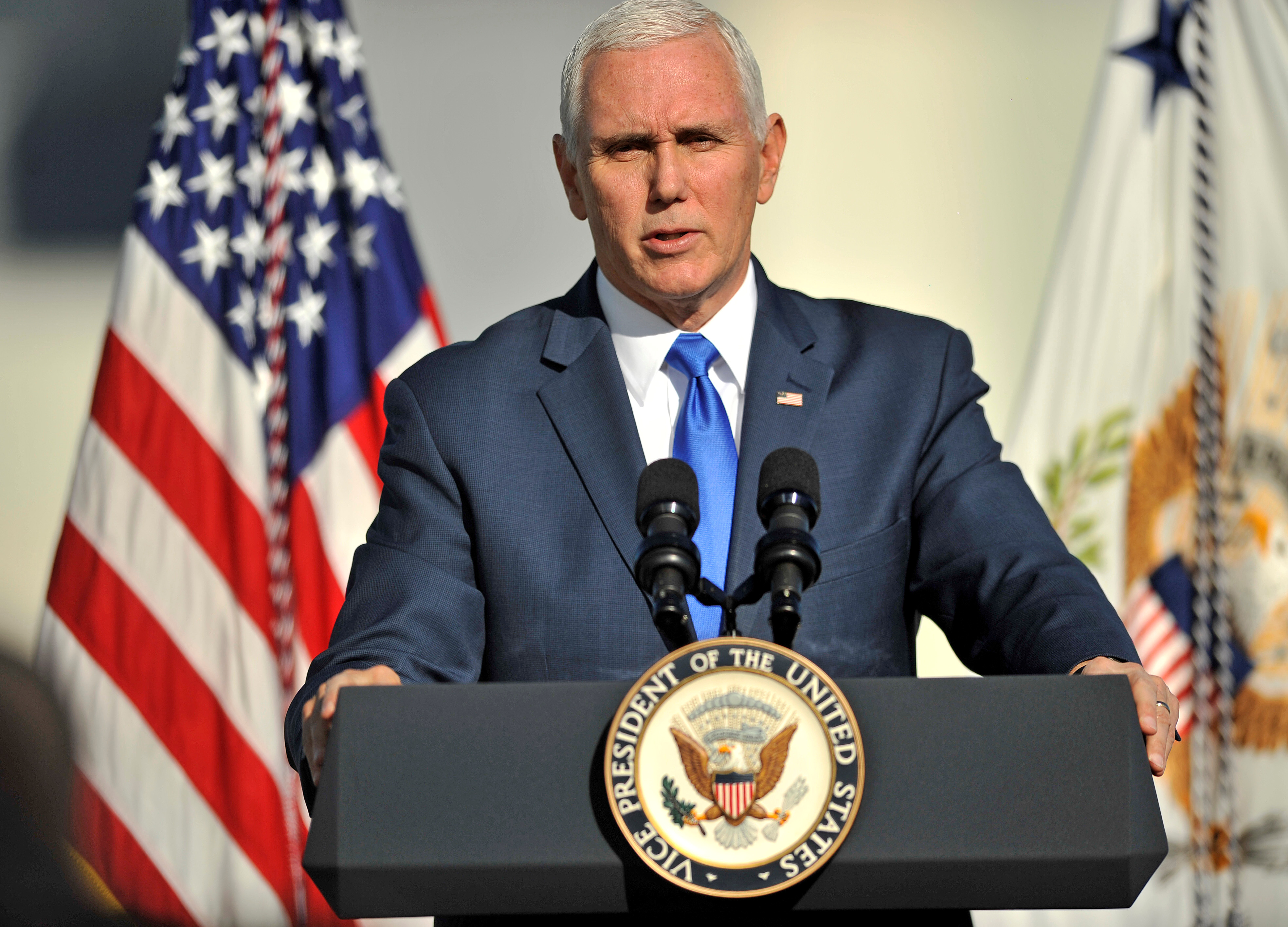 Mike Pence viajará a Miami para buscar apoyo de venezolanos hacia Guaidó