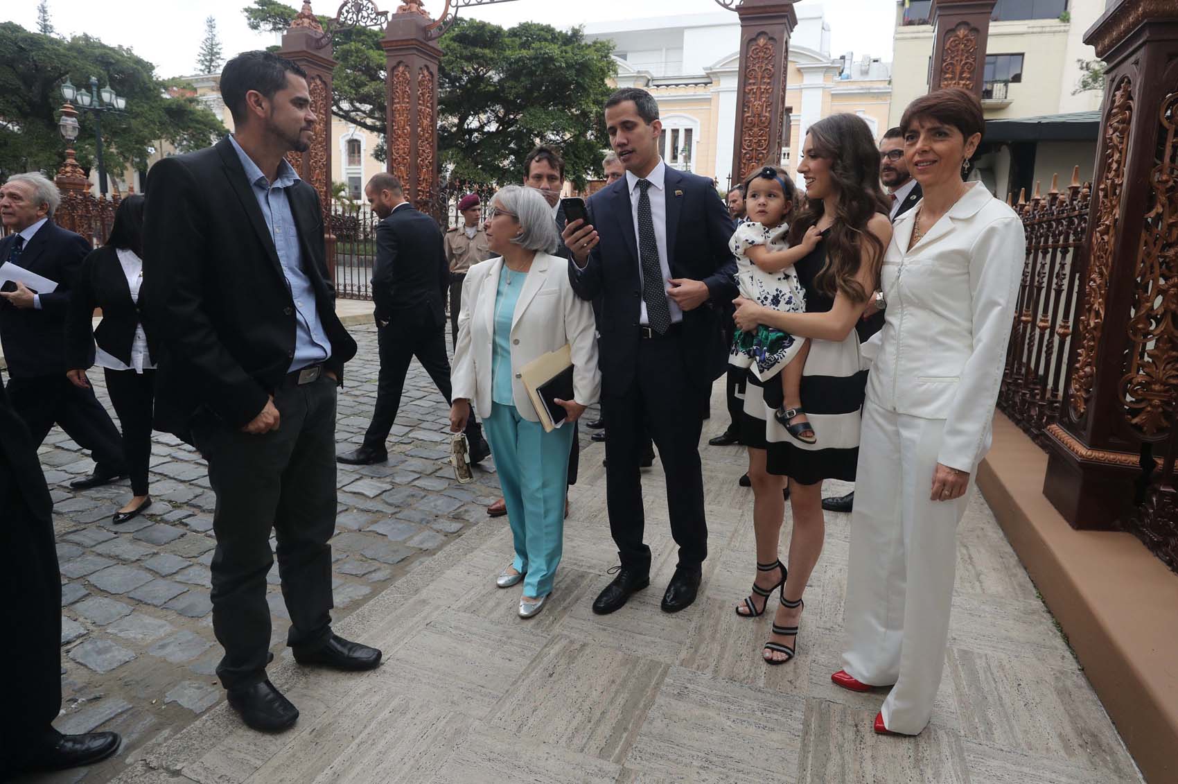 Esposa de Juan Guaidó asegura que están juntos y que se dirigen al cabildo abierto en Vargas (TUIT)