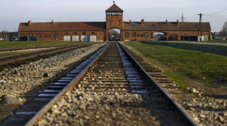 Alemania conmemora 75º aniversario del fin del Holocausto a la sombra de la pandemia