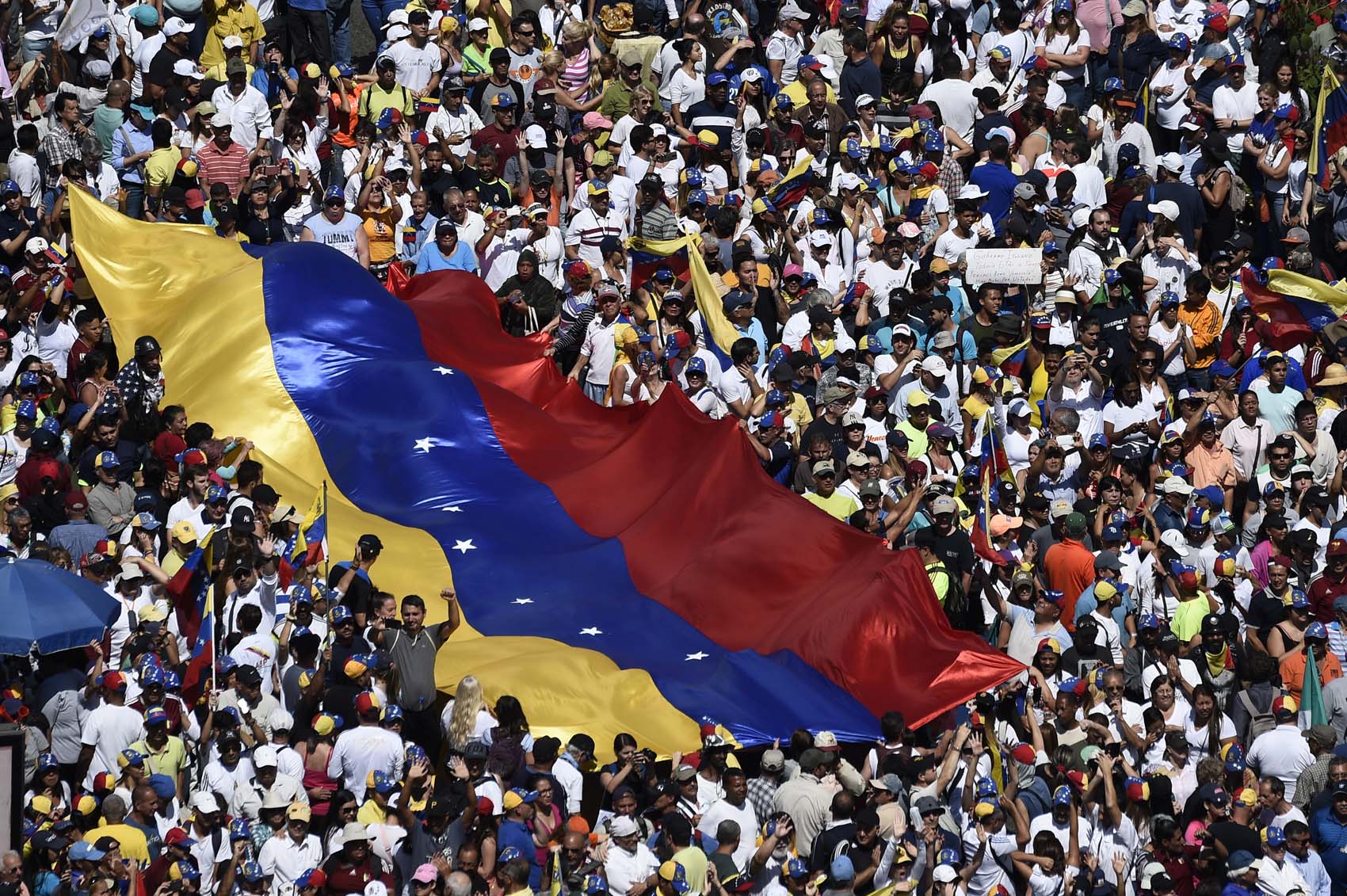 Venezolanos volverán a tomar las calles el #12Feb para apoyar a Guaidó