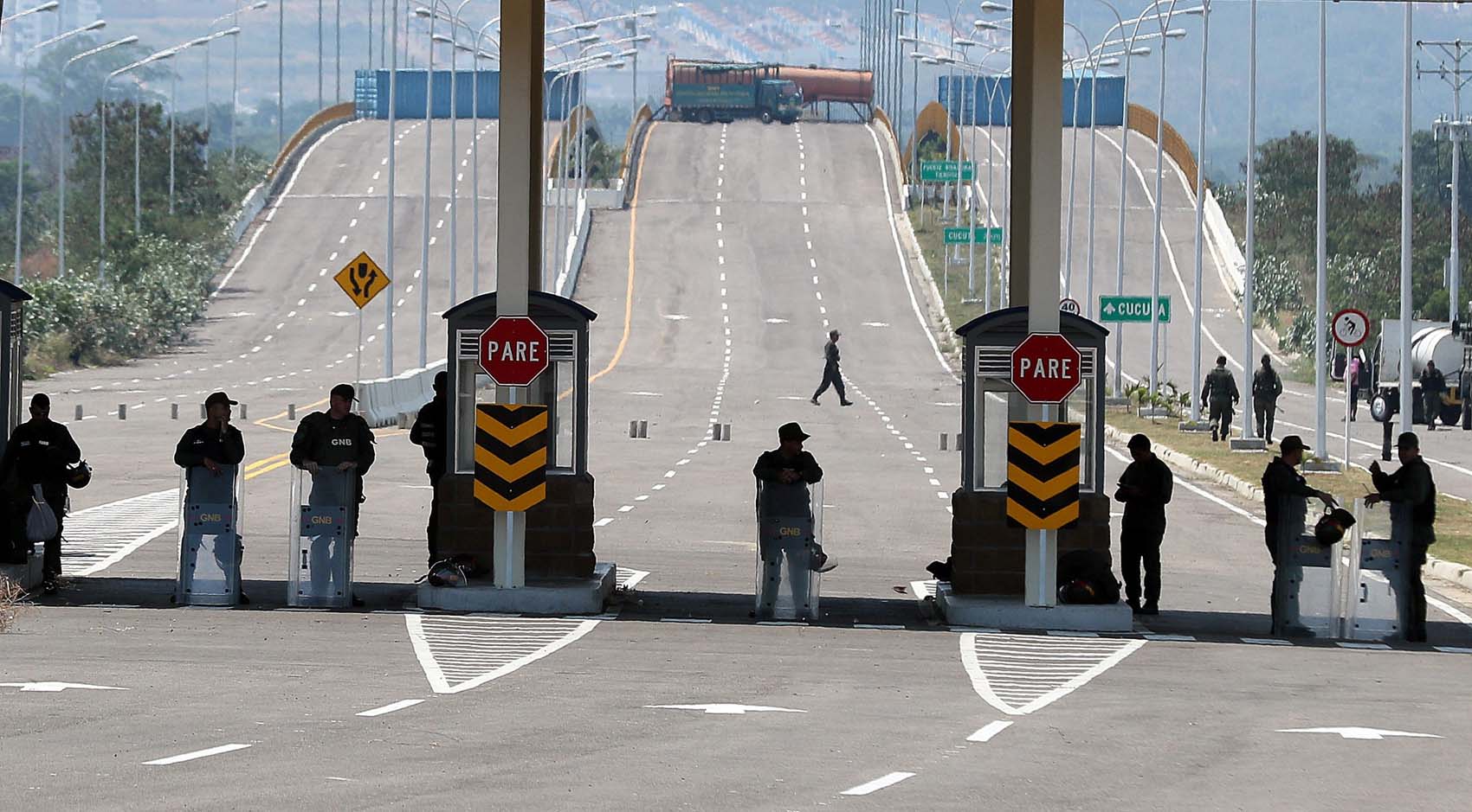 Colombia activó campamentos en Tienditas para venezolanos que Maduro no deja retornar (Fotos)