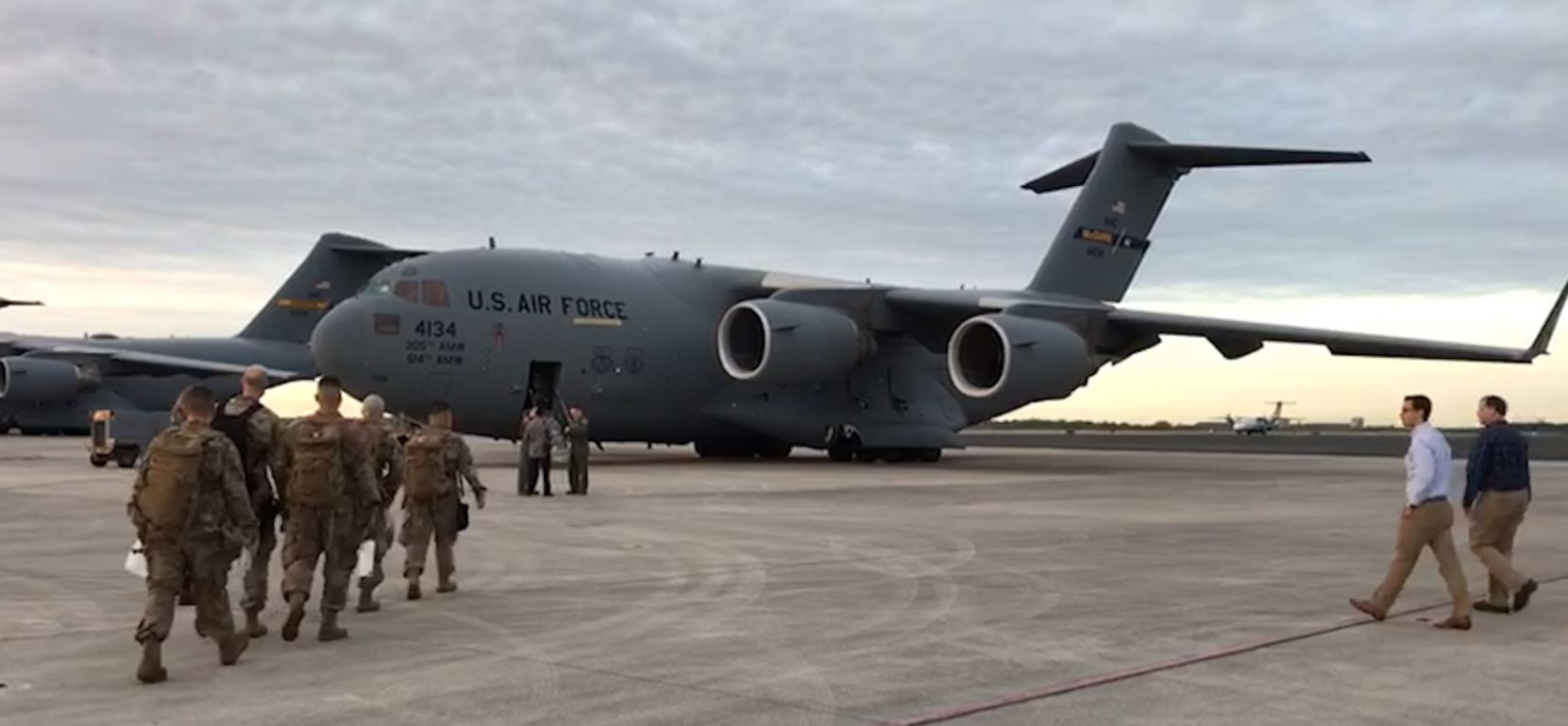 EN VIDEO: El momento en el que parten aviones militares de EEUU a Cúcuta con ayuda humanitaria 
