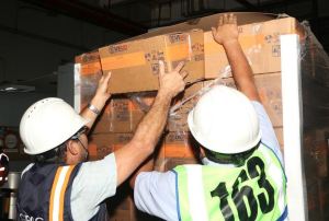 Cargan en Cúcuta los primeros camiones con ayuda humanitaria para Venezuela (FOTOS)