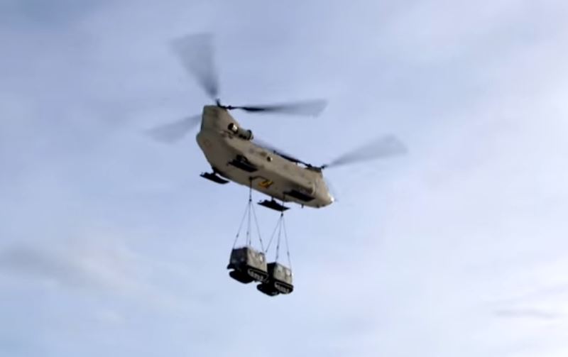 Saluda a “Chinook”… el helicóptero gringo que puede levantar la guarimba chavista de containers sin esfuerzo (VIDEO)