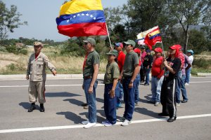 Con milicianos y presos el chavismo evitará entrada de ayuda humanitaria en puente Las Tienditas (FOTOS + VIDEO)